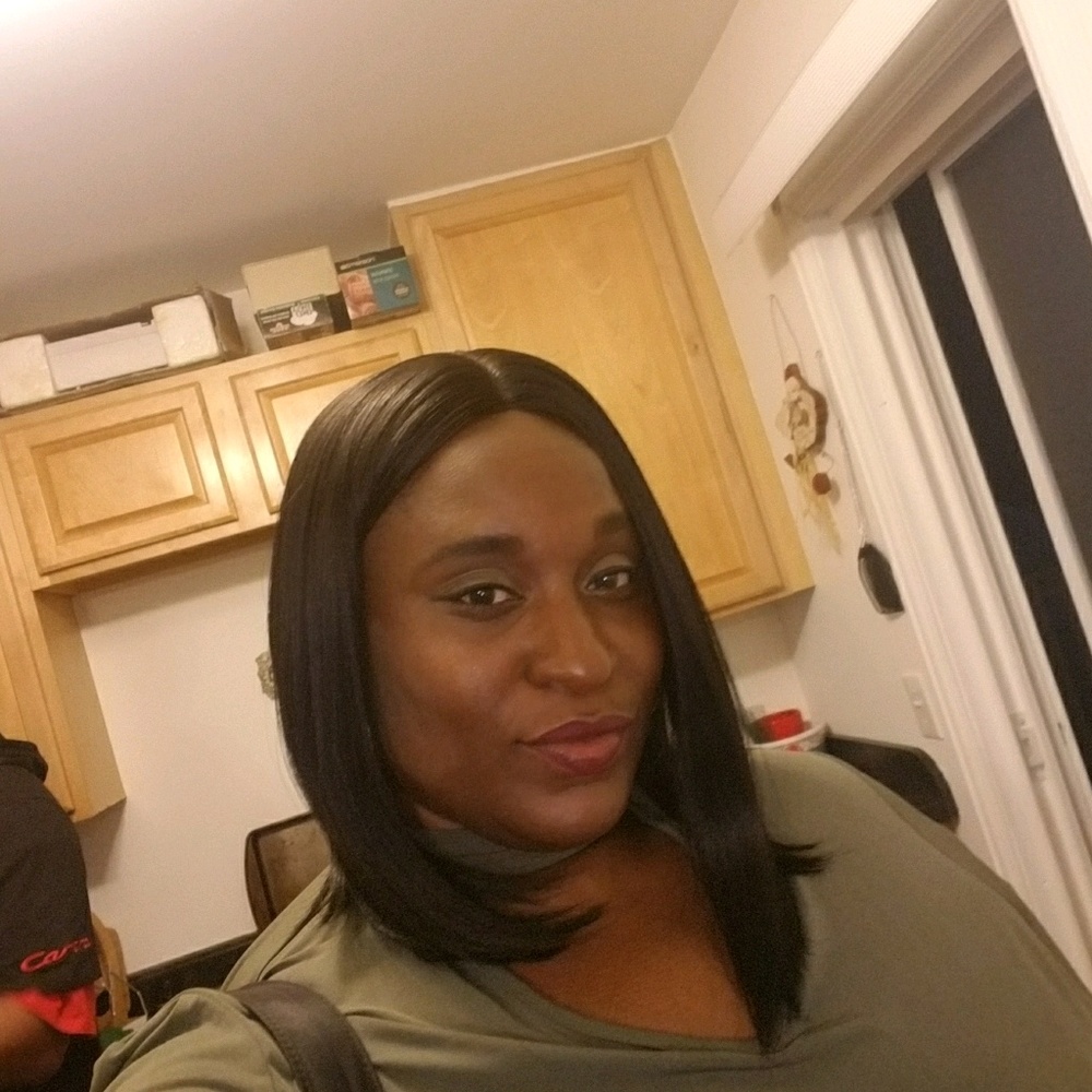 Meet your Posher, Monica